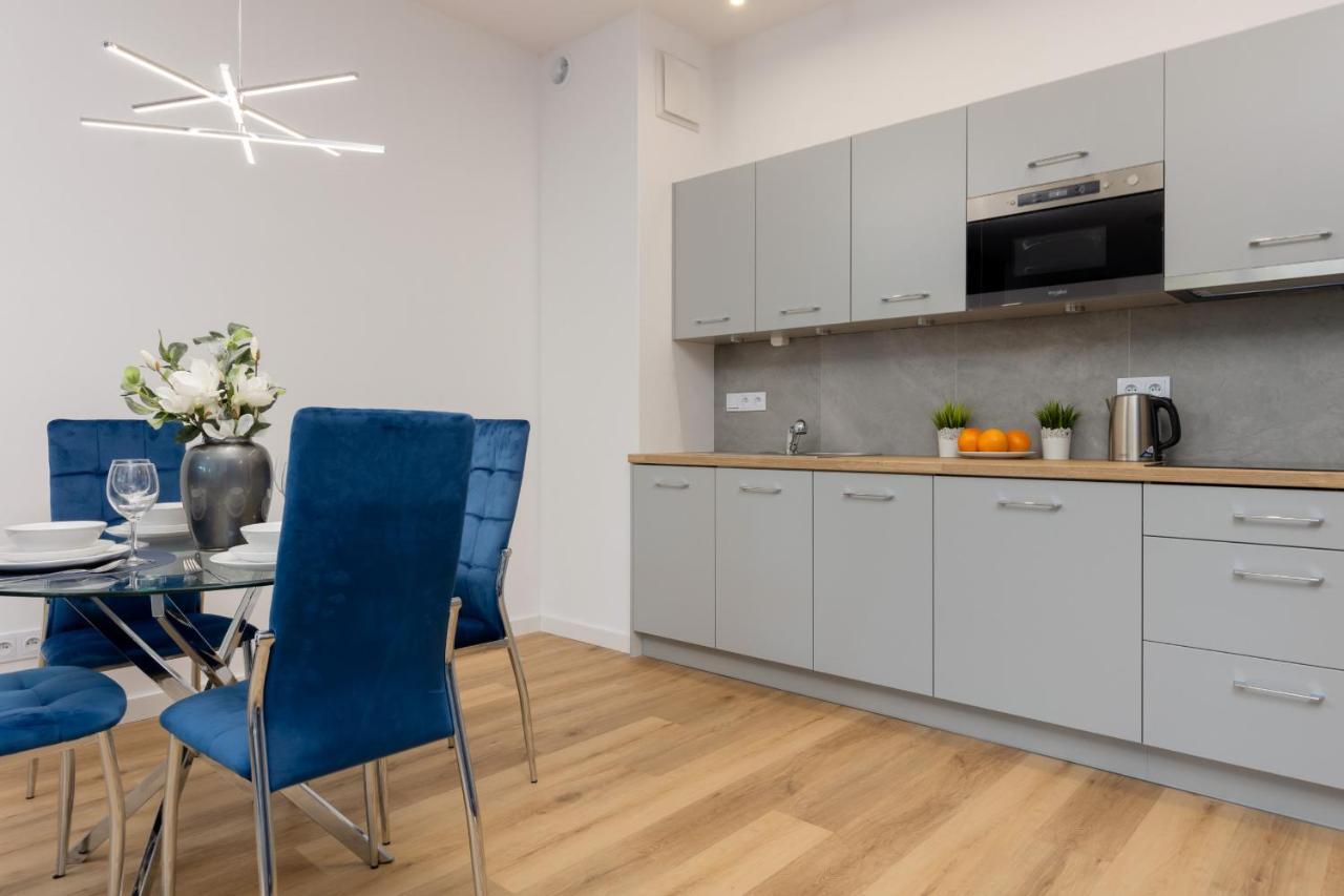 Apartment Avenue Solidarnosci On Wola By Noclegi Renters Warsaw Exterior photo